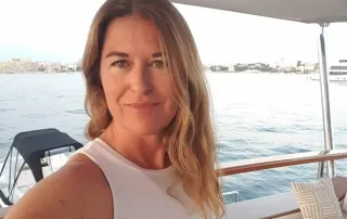 selfie de l'auteur du blog sur un yacht en mediterranee