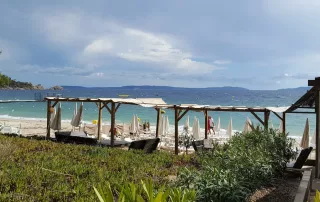 une des plages privees de cavalaire dans le var