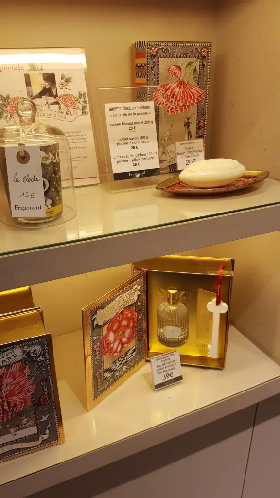 si vous cherchez une boutique de décoration tout en un, fragonard, la maison grassoise, est un bon point de départ