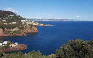 route de la corniche d'or dans l'esterel