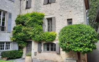 detail d'un batisse a la colle sur loup sur la cote d'azur