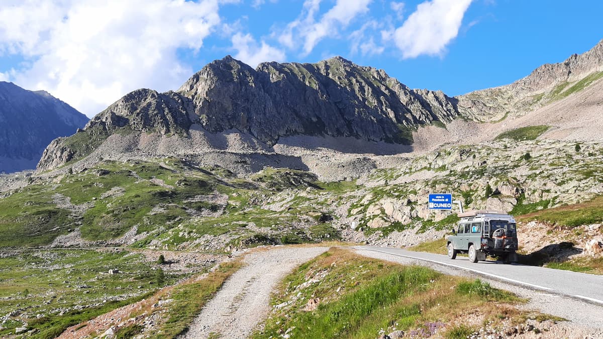 route du col de la lombarde sur les hauteurs d'isola 2000