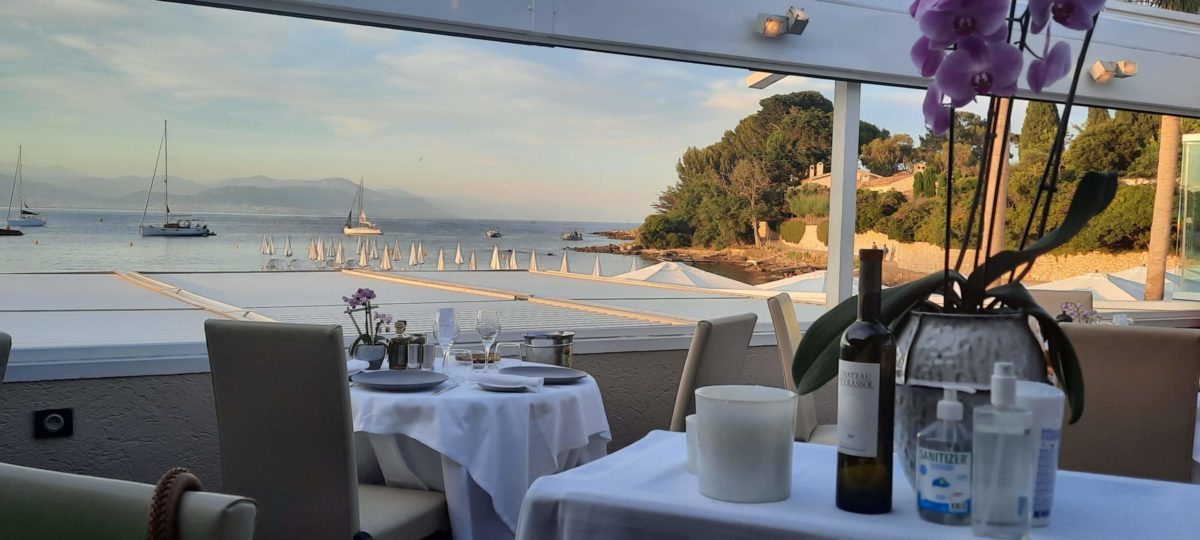 coucher de soleil au restaurant cesar de la plage keller la garoupe cap d'antibes