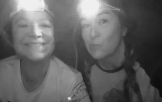 bivouac entre amies en mauritanie, selfie avec frontales pour immortaliser moment