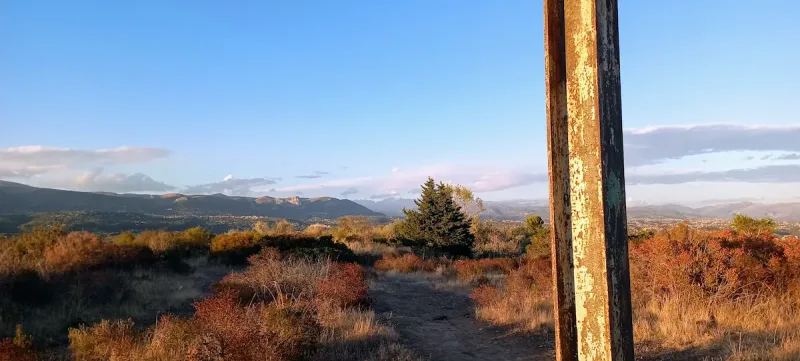 de dome de biot avec sa grande barre metallique ideale pour se diriger sans se perdre