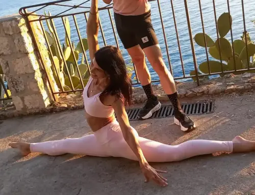 Privé : Yoga colline du Château Nice : test d’un cours sunset face à la mer