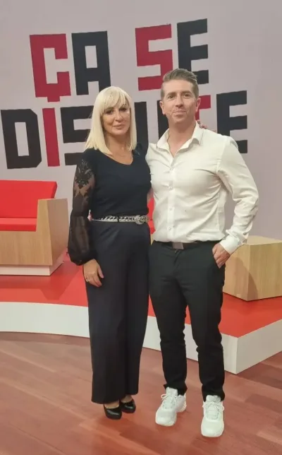 virginie cannes lors dune interview media nationale 