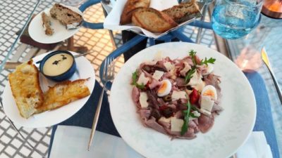 table de mets gourmands au restaurant maybourne riviera a monaco