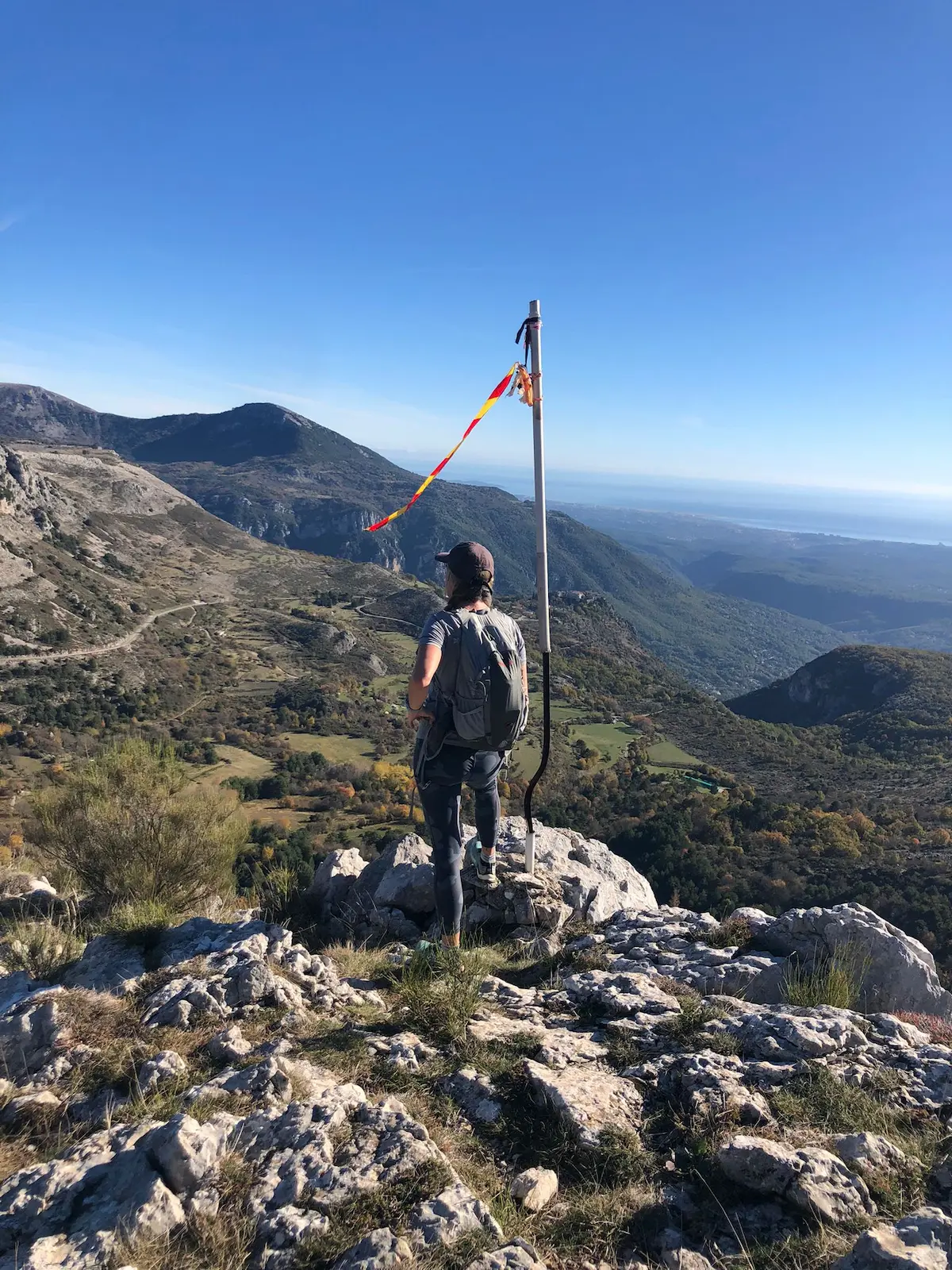 creatrice du blog du dos au sommet de la randonnee gourdon caussols