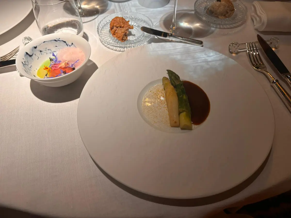 asperges cuisine gastronomique sauce Maison Joia Nice