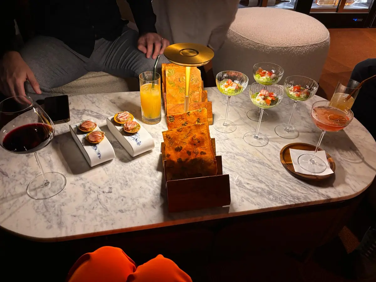 tuile croustillante herbes amuse-bouche Maison Joia Nice