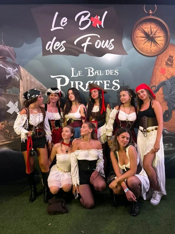soiree filles au bal des fous theme pirates le 20 juillet 2025