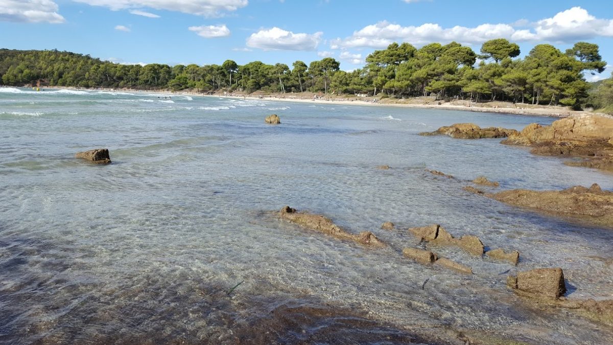 crique de l'estagnol dans la commune de bormes les mimosas dans le var