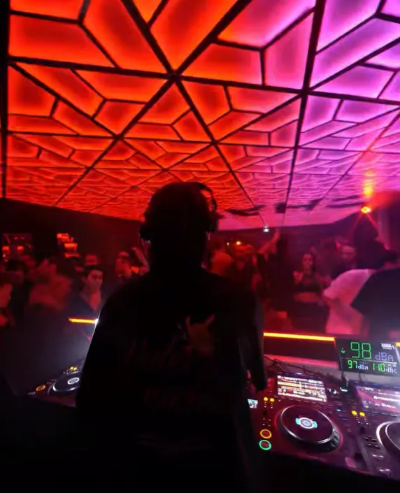 La Bibliotech ouvre dans le Vieux-Nice : un nouveau spot électro