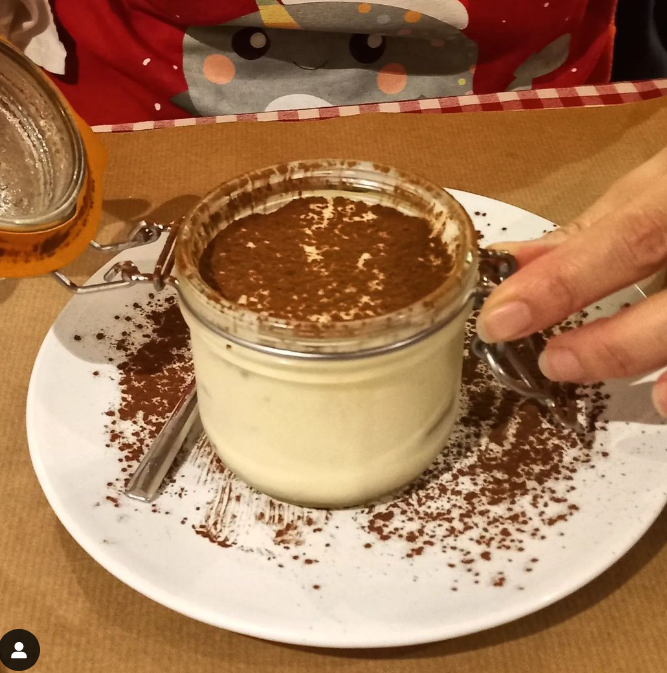 un tiramisu après des pâtes, ce n'est surement pas raisonnable, par contre c'est bon. au mamma mia, un restaurant italien ouvert recemment a biot pas loin d'antibes