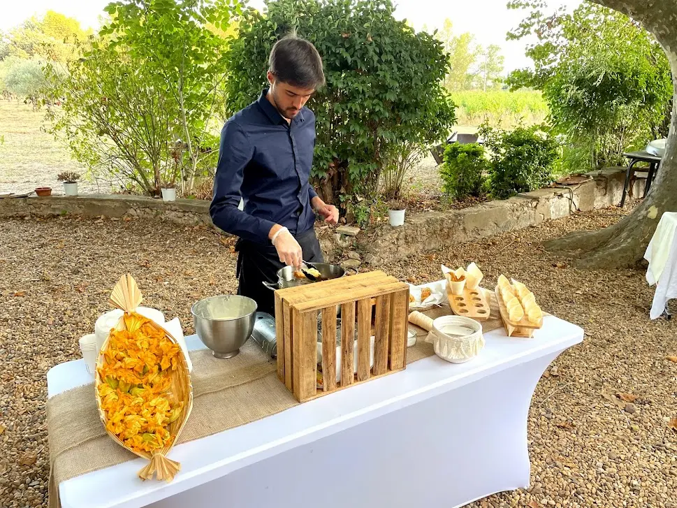 atelier fleurs de courgettes de sandrine events lors d'un mariage chez regis freres a vidauban